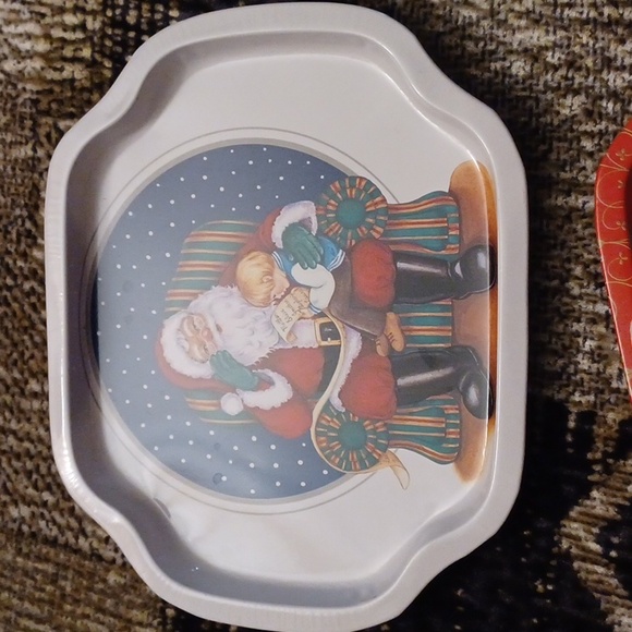 4/$40 Festive Holiday Themed Decorative Metallic Plates - Set Of 4 - Picture 5 of 6